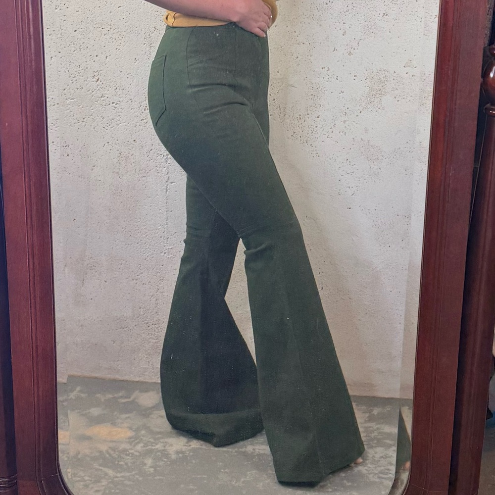 Flying Tomato Green Wide Leg Bell Bottom Flare Pants New With Tags Size Small - Picture 10 of 12